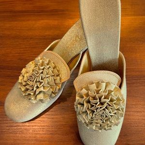 1960s Daniel Green | Gold Lurex Mules Lounge Slipper Hostess Heels Pumps Shoes